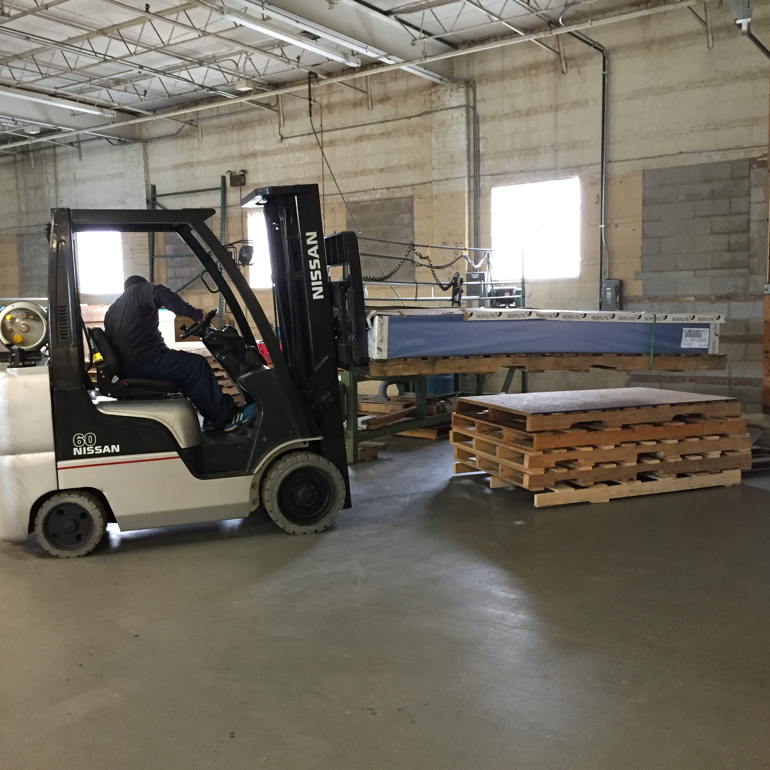 Large material handling for 4x8 ft sheets